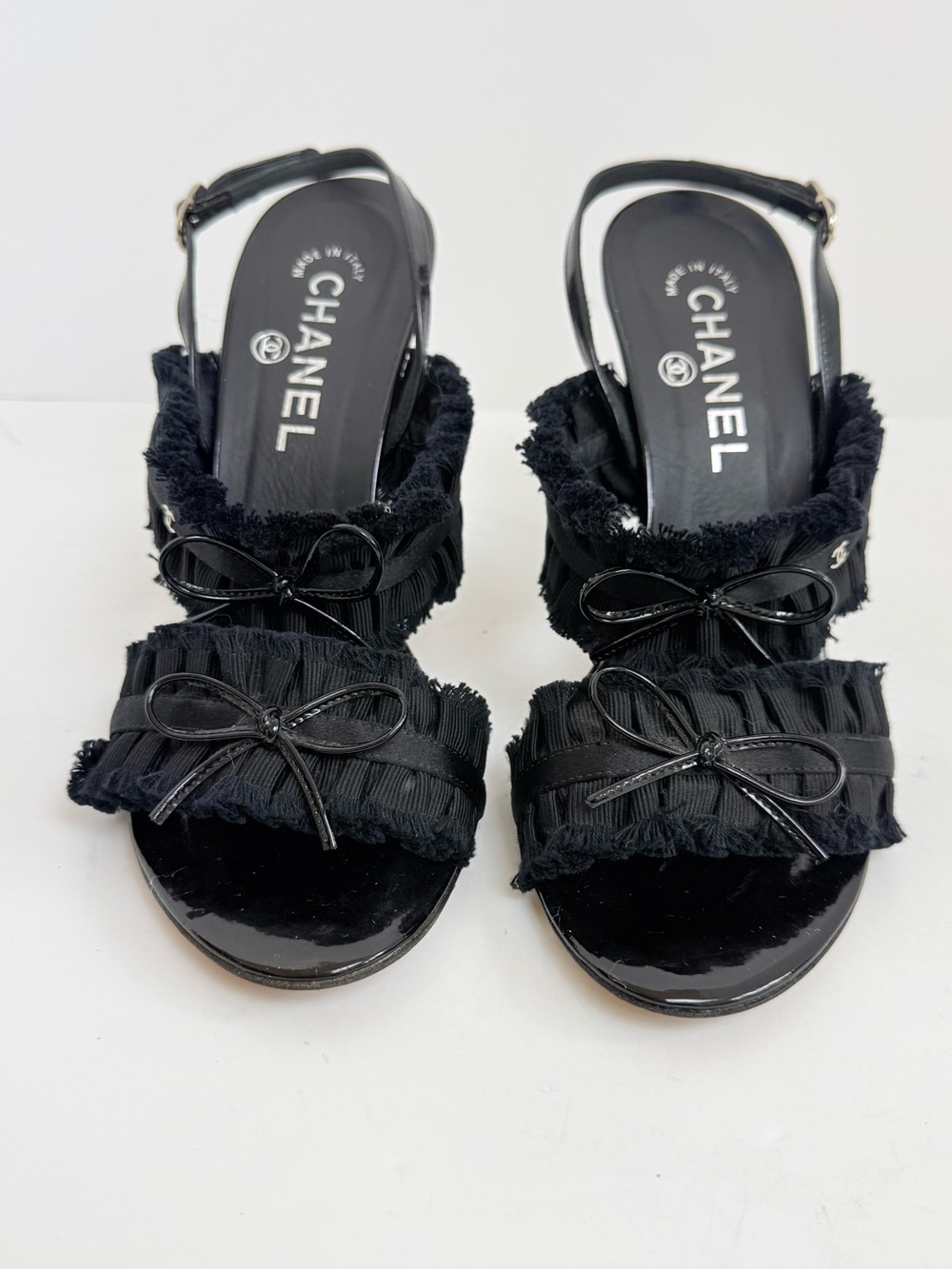 Chanel 12P Black Patent Fringe Bow Slingback Heels CC Logo Sandals EU 39 - Picture 4 of 11